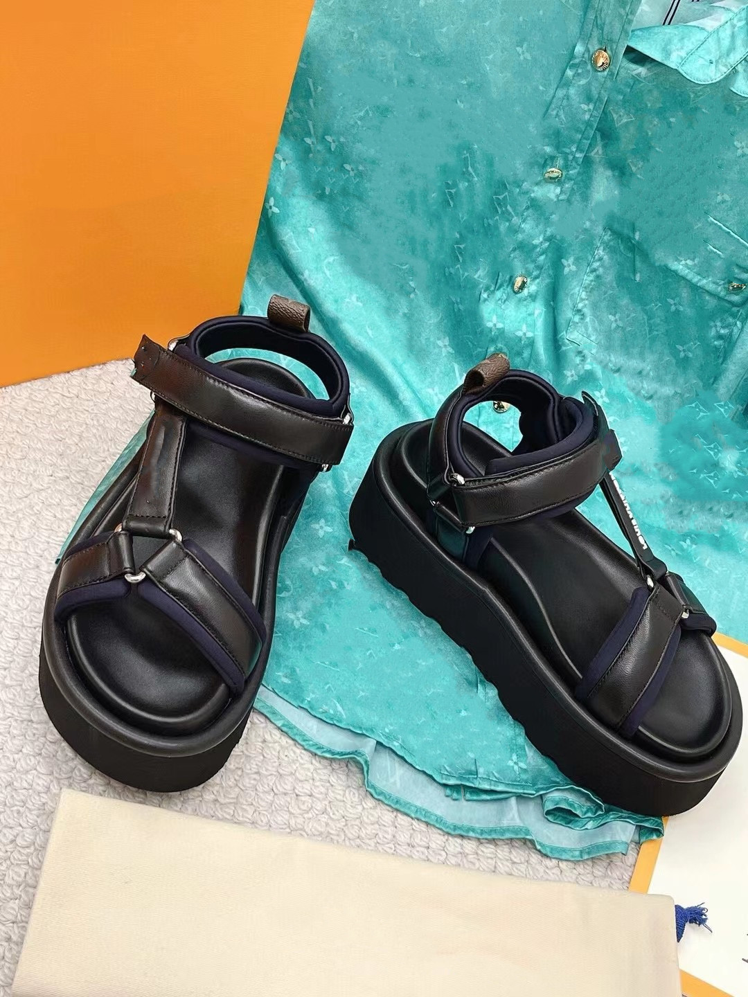 Beach slippers fashion Thick bottom designer Women Shoes Cartoon Alphabet lady Platform Sandals Leather Heels letter High heel Slides Large size 0601, 03
Beach slippers fashion Thick bottom designer Women Shoes Cartoon Alphabet lady Platform Sandals Leather Heels letter High heel Slides Large size 0601, 03