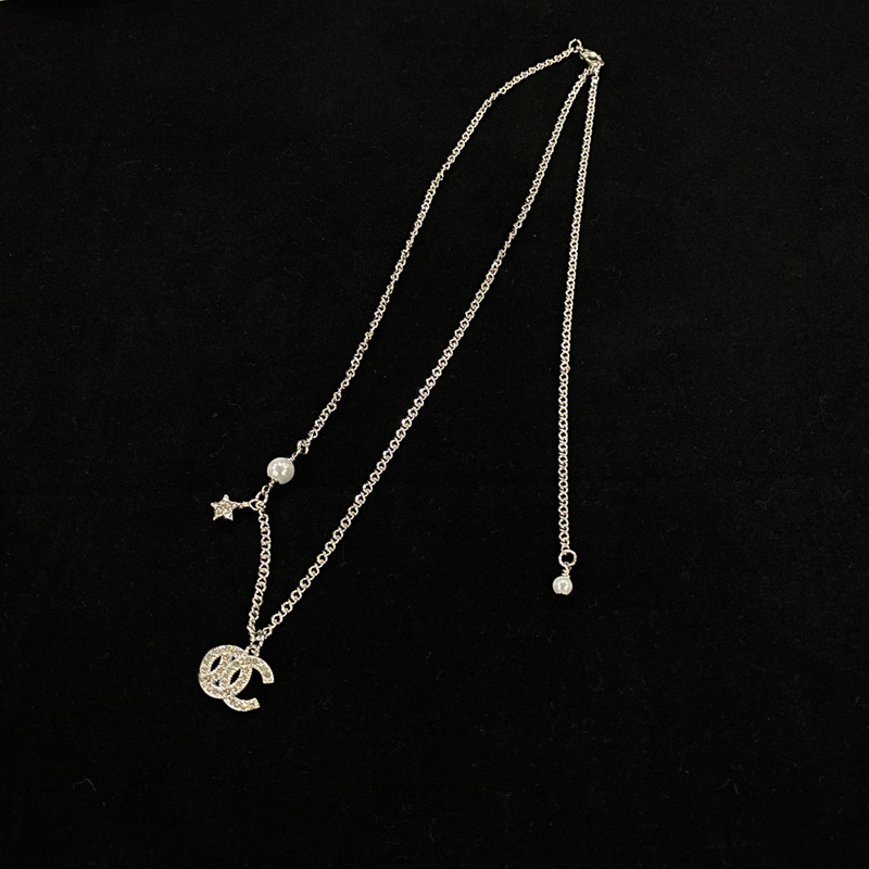 18K Gold Plated Brass Copper Necklace Fashion Women Designer Necklaces Choker C-Letter Pendant Chain Crystal Imitation Pearl Wedding Jewelry B169
18K Gold Plated Brass Copper Necklace Fashion Women Designer Necklaces Choker C-Letter Pendant Chain Crystal Imitation Pearl Wedding Jewelry B169