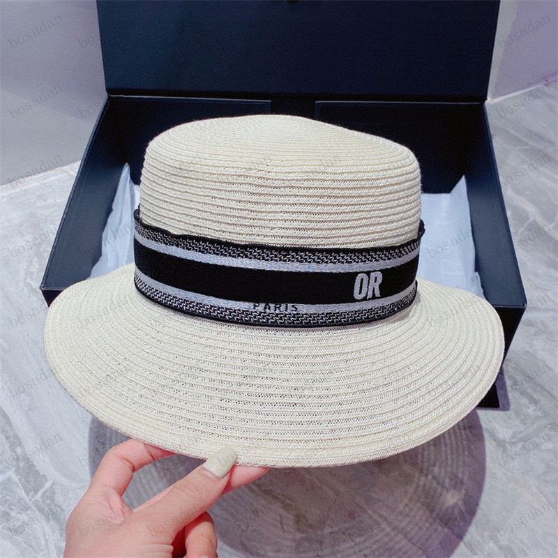 Grass Braid Luxury Designer Bucket Hat For Women Men Summer Fashion Flat Top Hat Baseball Caps Classic Letter Sunhat Straw Hats High Quality, D1(no box)
Grass Braid Luxury Designer Bucket Hat For Women Men Summer Fashion Flat Top Hat Baseball Caps Classic Letter Sunhat Straw Hats High Quality, D1(no box)