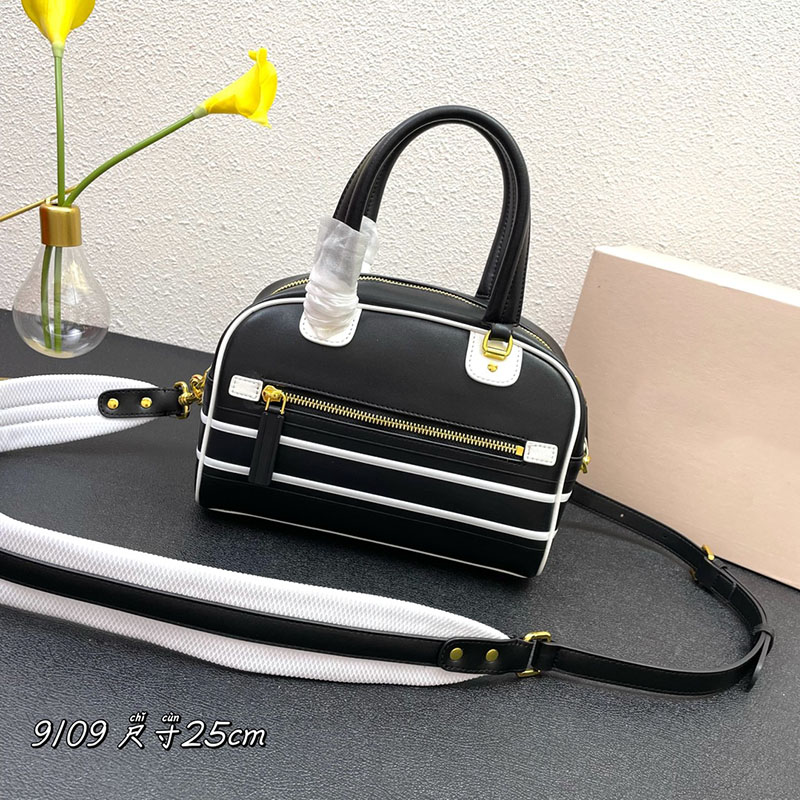 Small Vibe Zip Bowling Bags Designer Women Handbags Men Sports CrossBody Bag Rubber Bottom White Black Smooth Calfskin Pocket size 25cm, Color 1
Small Vibe Zip Bowling Bags Designer Women Handbags Men Sports CrossBody Bag Rubber Bottom White Black Smooth Calfskin Pocket size 25cm, Color 1