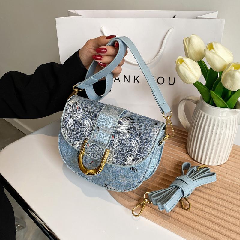Evening Bags 2022 Women Trendy National Classical Animal Embroidery Shoulder Bag Fashion Horseshoe Buckle Saddle Female Underarm, Beige
Evening Bags 2022 Women Trendy National Classical Animal Embroidery Shoulder Bag Fashion Horseshoe Buckle Saddle Female Underarm, Beige