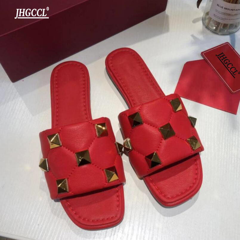 New brand designer rivet shoes leather ladies beach shoes luxury slippers Flat Clip-Toe Mules Casual Shoe Outdoor Slides 35-42 P6, White
New brand designer rivet shoes leather ladies beach shoes luxury slippers Flat Clip-Toe Mules Casual Shoe Outdoor Slides 35-42 P6, White