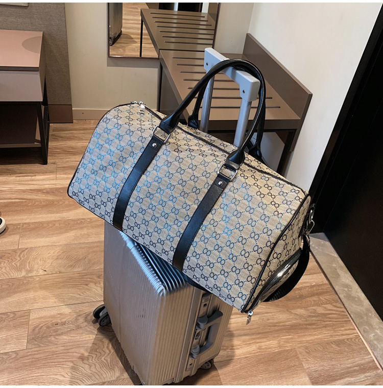 luxurys designers Handbag Travel shoulder Bag Mens Duffel Backpack Outdoor Sport Luggage Male Messenger Bags, As photo
luxurys designers Handbag Travel shoulder Bag Mens Duffel Backpack Outdoor Sport Luggage Male Messenger Bags, As photo