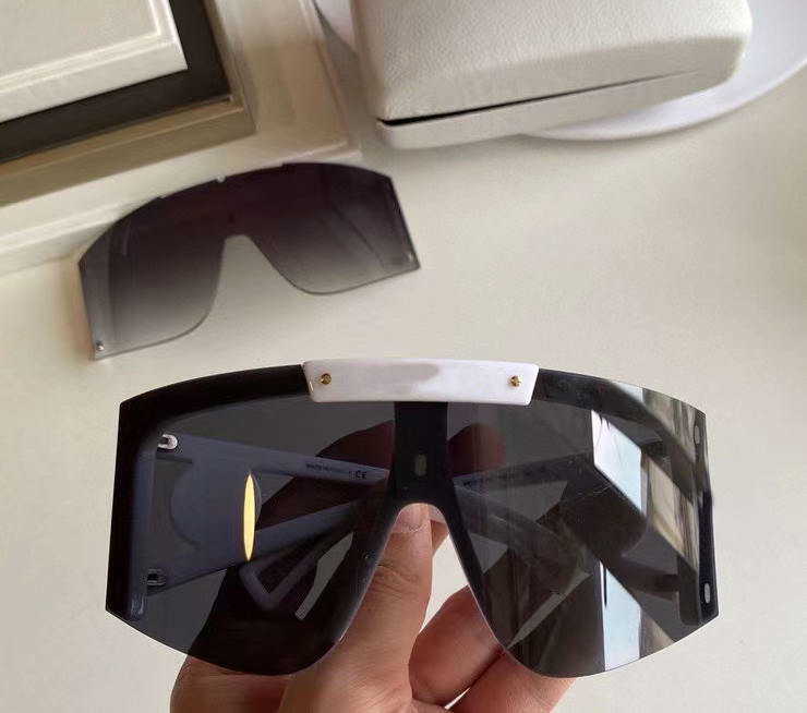 Shield Wrap Sunglasses 4393 Black Grey Extra Interchangeable Lens Sonnenbrille gafa de sol Fashion Oversized Sun glasses UV400 Protection
Shield Wrap Sunglasses 4393 Black Grey Extra Interchangeable Lens Sonnenbrille gafa de sol Fashion Oversized Sun glasses UV400 Protection
