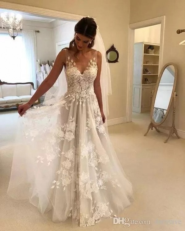 Wedding Dresses Bridal Gowns 2022 V-Neck Summer Beach Boho Beautiful Appliques A Line Backless Custom Made robe de soriee