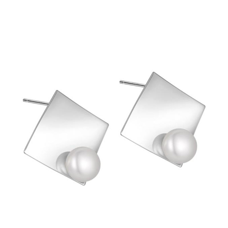 S925 sterling silver stud geometric shiny diamond freshwater pearl Japanese and Korean fashion temperament K gold-plated light luxury women's earrings
S925 sterling silver stud geometric shiny diamond freshwater pearl Japanese and Korean fashion temperament K gold-plated light luxury women's earrings