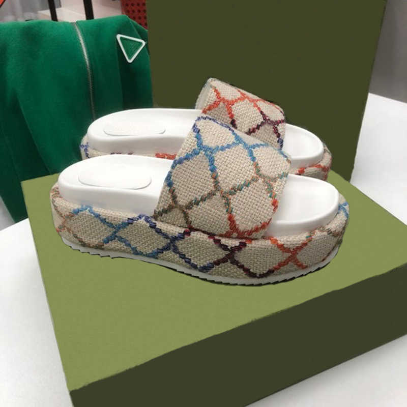 2022 womens fashion embroidered canvas designer slides slip on slippers girls 60mm Canvas covered platform sandals and dust bags
2022 womens fashion embroidered canvas designer slides slip on slippers girls 60mm Canvas covered platform sandals and dust bags