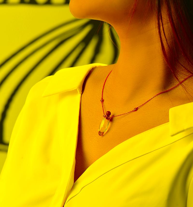 Pendant Necklaces Luxury Refillable Empty Perfume Bottles Crystal Necklace Essential Oil Diffuser Hanging CarPendant
Pendant Necklaces Luxury Refillable Empty Perfume Bottles Crystal Necklace Essential Oil Diffuser Hanging CarPendant