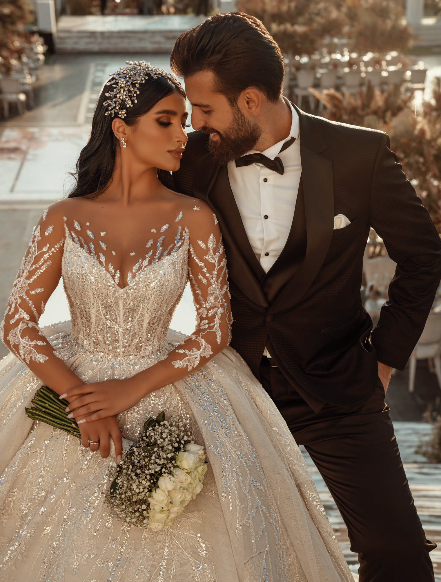 Princess Ball Gown Wedding Dresses Bridal Gowns V Neck Strapless Middle Sleeve Appliques Sequins Floor Length Train Lace Ruffles Plus Size Robe De Mar