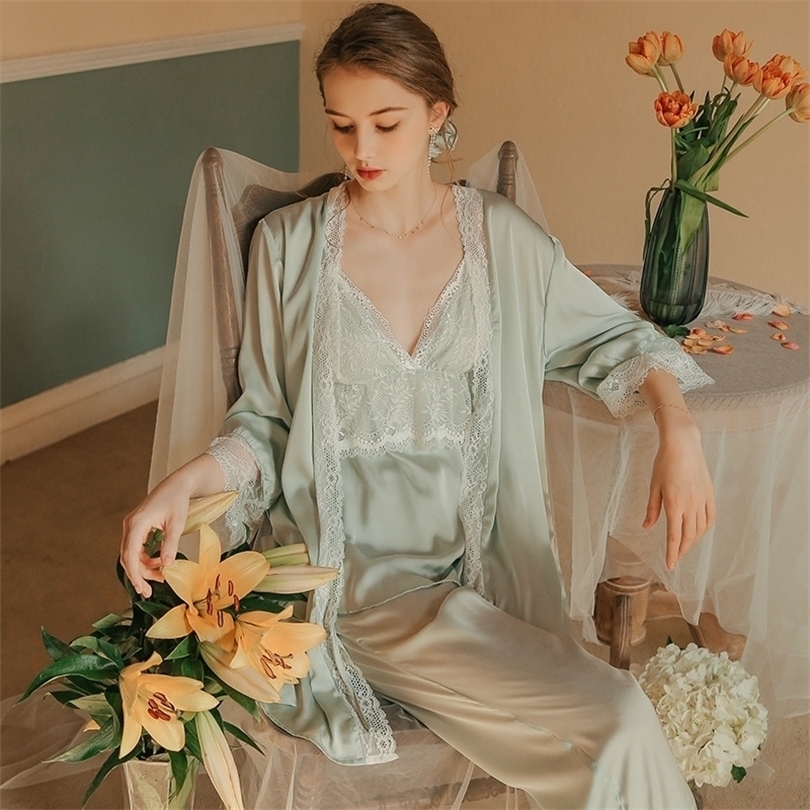 Pajamas Suit Ladies Sleepwear Spring Simple Leisure Pyjamas 3pcs Long sleeve Robe camisole Pajamas INS Fashion Women 201106, Beige
Pajamas Suit Ladies Sleepwear Spring Simple Leisure Pyjamas 3pcs Long sleeve Robe camisole Pajamas INS Fashion Women 201106, Beige