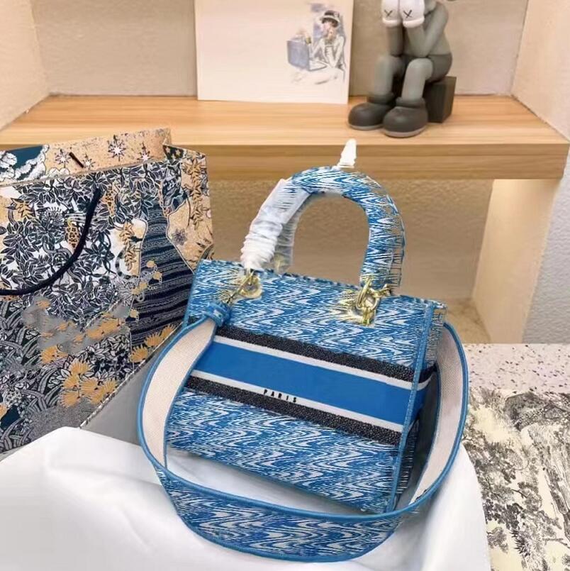 Luxury Embroidery Ladies Bags Designer Womens Handbags Color Shoulder Bag High Quality Women Totes Crossbody Clutch Fashion Handbag Chain Canvas Letter Wallet, No bag
Luxury Embroidery Ladies Bags Designer Womens Handbags Color Shoulder Bag High Quality Women Totes Crossbody Clutch Fashion Handbag Chain Canvas Letter Wallet, No bag