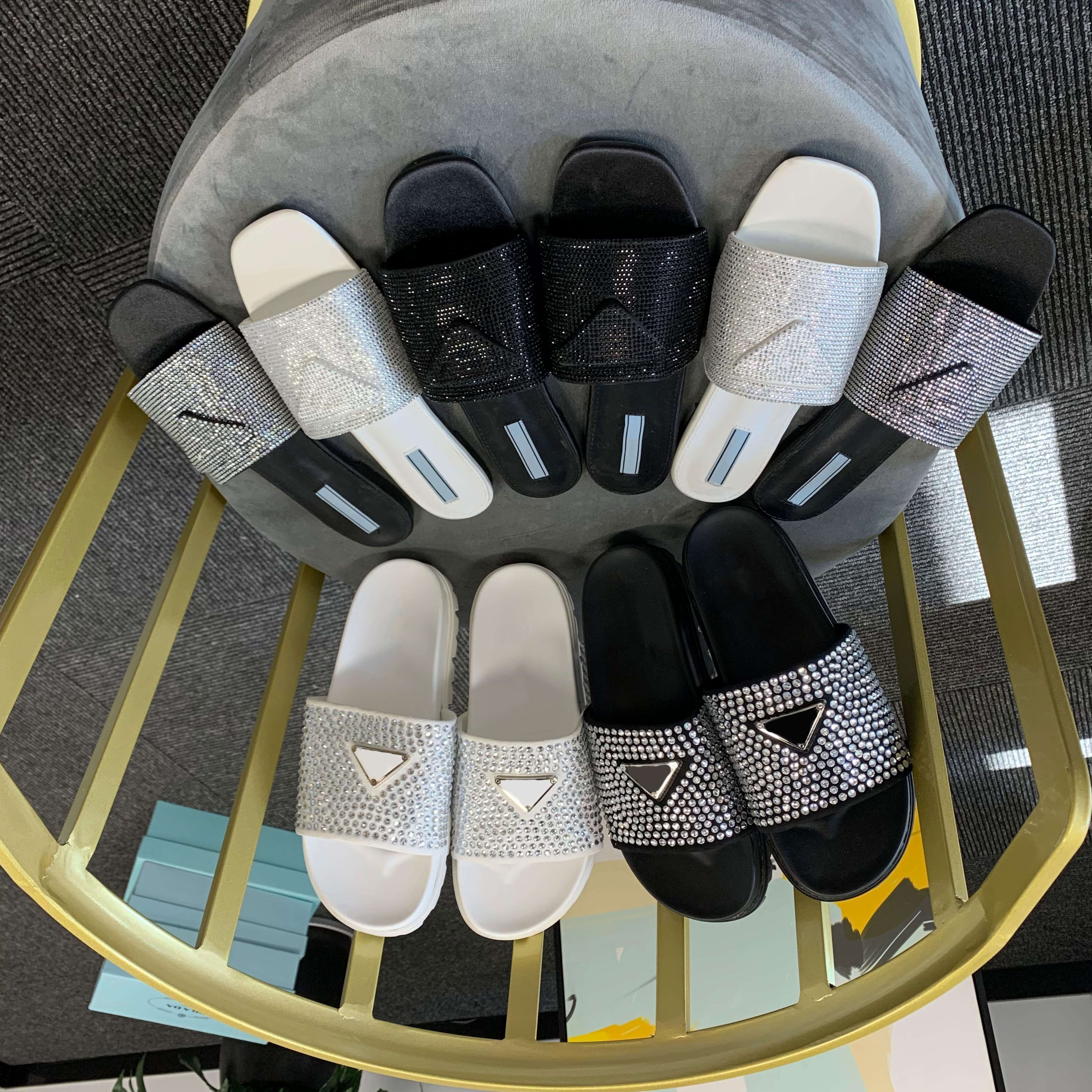 designer slippers satin slides with crystals slide Crystal Classics Triangle Slipper For Women Flat Rubber Sole Slide High quality Fashion size 35-42
designer slippers satin slides with crystals slide Crystal Classics Triangle Slipper For Women Flat Rubber Sole Slide High quality Fashion size 35-42