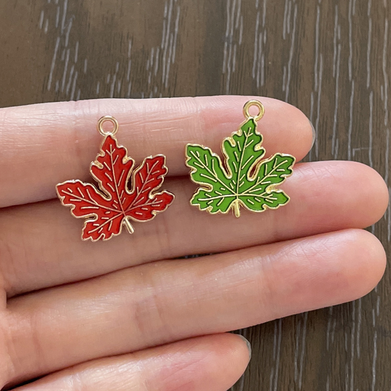 50pcs Green Red Maple Leaf Charm Wholesale Pendant For DIY Jewelry Making Bracelets Charms Necklace Earrings Keychains Bookmarks
50pcs Green Red Maple Leaf Charm Wholesale Pendant For DIY Jewelry Making Bracelets Charms Necklace Earrings Keychains Bookmarks