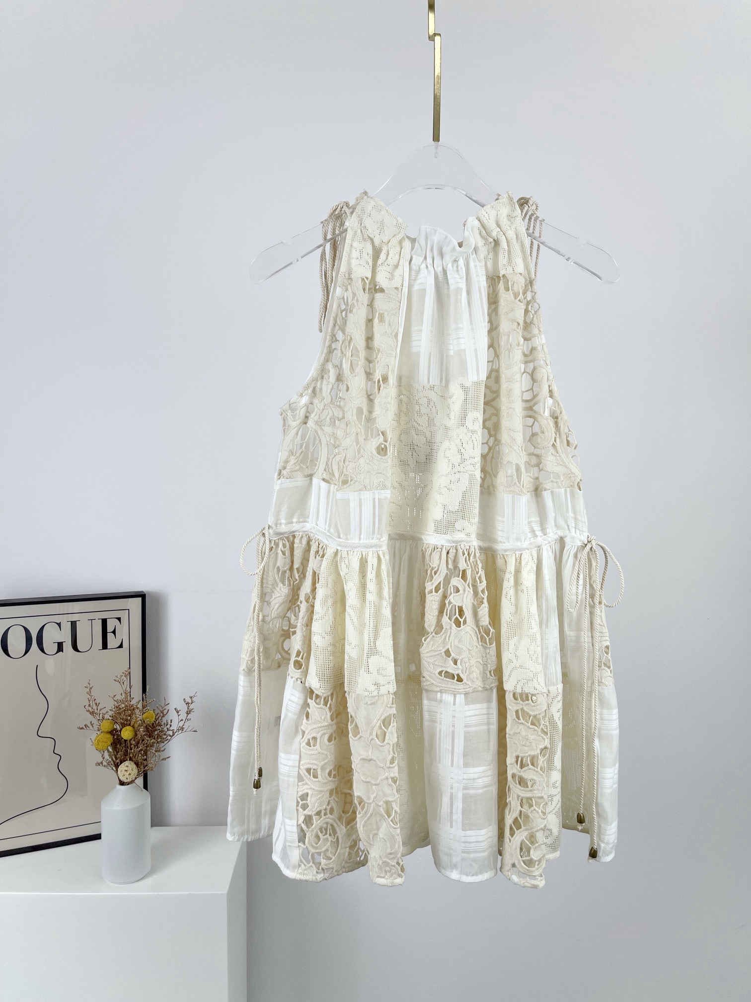 Australia Zim Casual Dresses adopts high waist small skirt design, and splicing design suspender top, Black
Australia Zim Casual Dresses adopts high waist small skirt design, and splicing design suspender top, Black