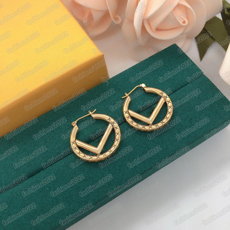 Designer Stud Earrings Women Letter Ear Cuff Circle Hoop Earring Classic Fashion Stylish Accesoories 4 Styles
Designer Stud Earrings Women Letter Ear Cuff Circle Hoop Earring Classic Fashion Stylish Accesoories 4 Styles