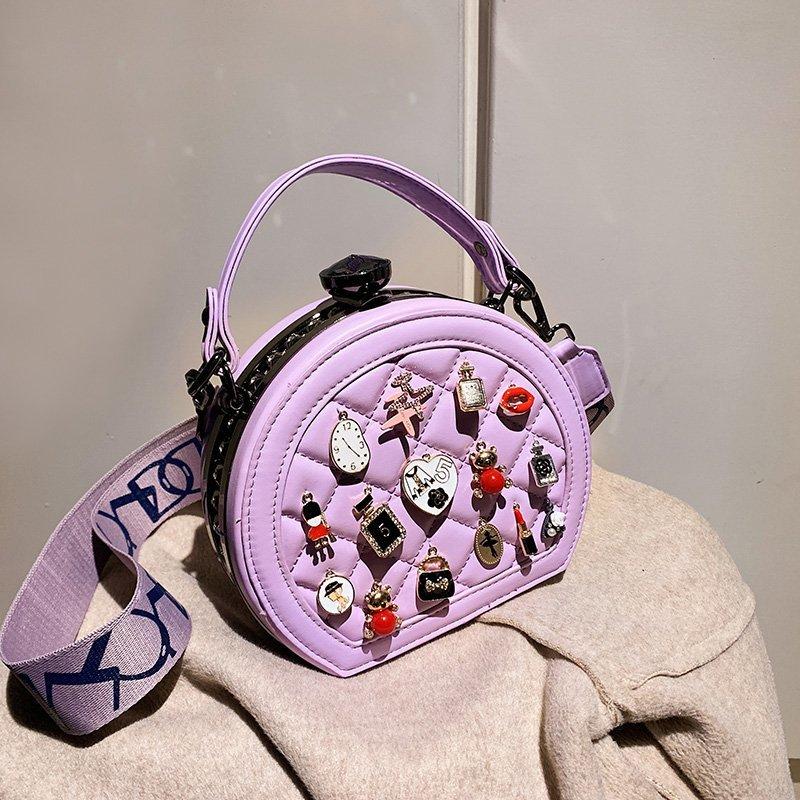 Evening Bags 2022 Small Round Cross Female PU Leather Shoulder Bag Badge Decorative Luxury Designer Women Brand Plate Handbags, Yellow color
Evening Bags 2022 Small Round Cross Female PU Leather Shoulder Bag Badge Decorative Luxury Designer Women Brand Plate Handbags, Yellow color
