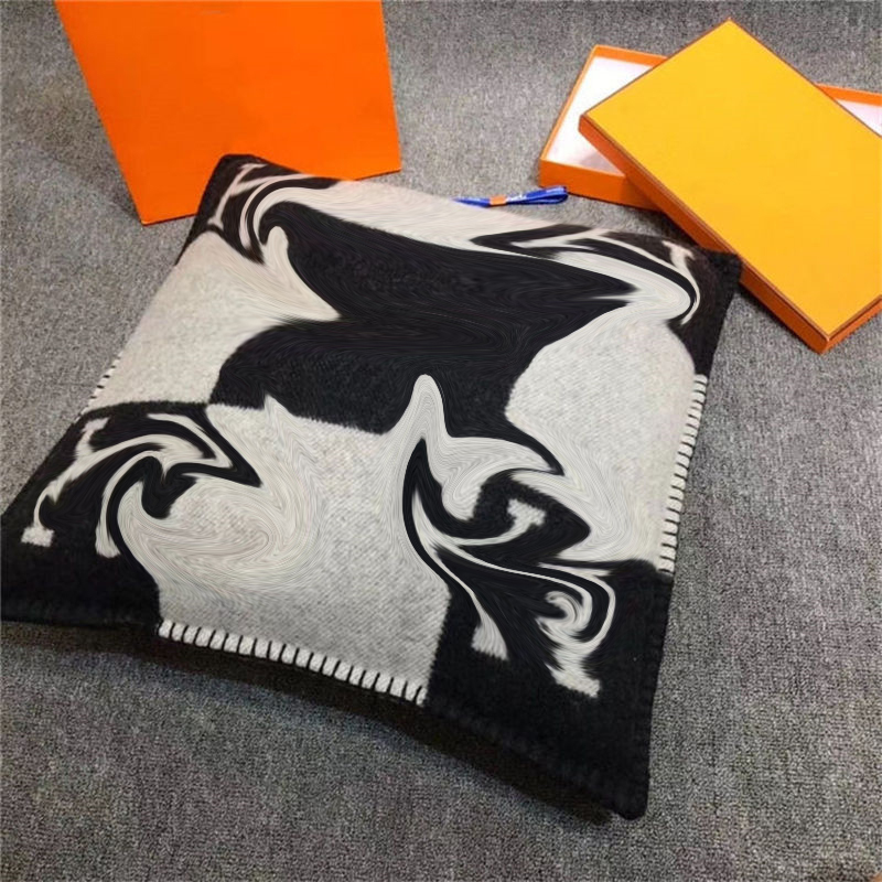 WOOL Cushion Living room Ins pillow cushions sofa home Luxury Horse pillows 45x45cm, Dust bag
WOOL Cushion Living room Ins pillow cushions sofa home Luxury Horse pillows 45x45cm, Dust bag