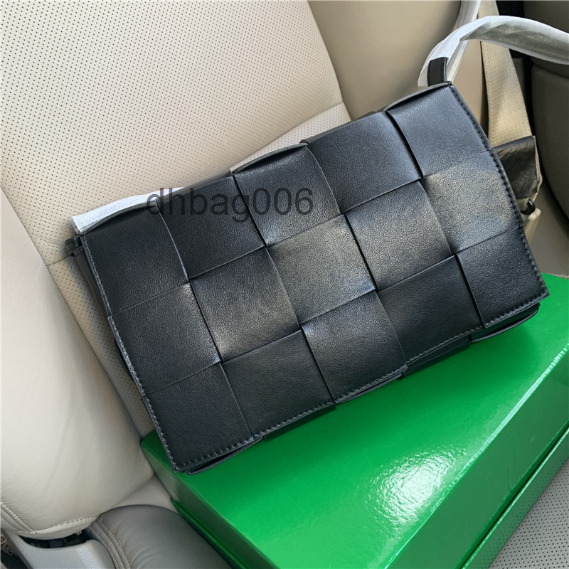 Bottegas Designer Bag 2022 Bottegasvenetas Women Bags Handbag Woven Pillow Messenger Headcoat Leather Single Shoulder Small 30XM, Black
Bottegas Designer Bag 2022 Bottegasvenetas Women Bags Handbag Woven Pillow Messenger Headcoat Leather Single Shoulder Small 30XM, Black
