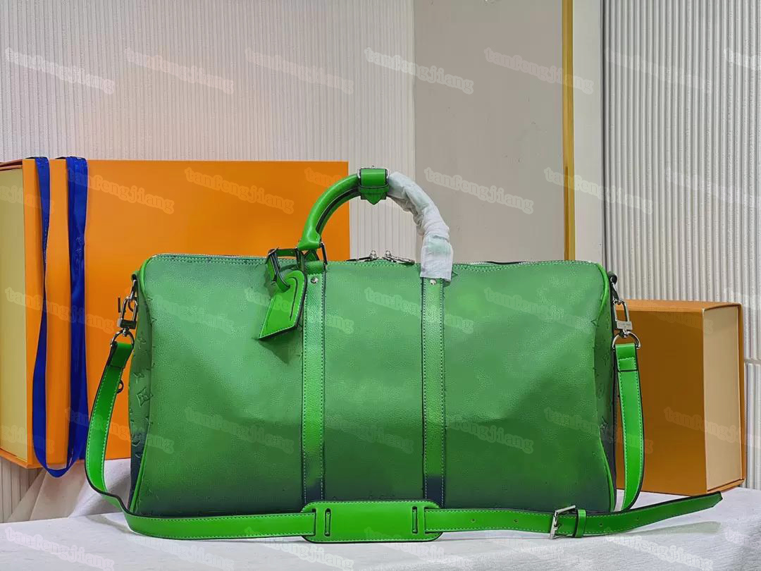 Fashion top quality male and female shoulder bag designer luxury leather outdoor leisure handbag travel backpack classic large capacity size 50cm
Fashion top quality male and female shoulder bag designer luxury leather outdoor leisure handbag travel backpack classic large capacity size 50cm