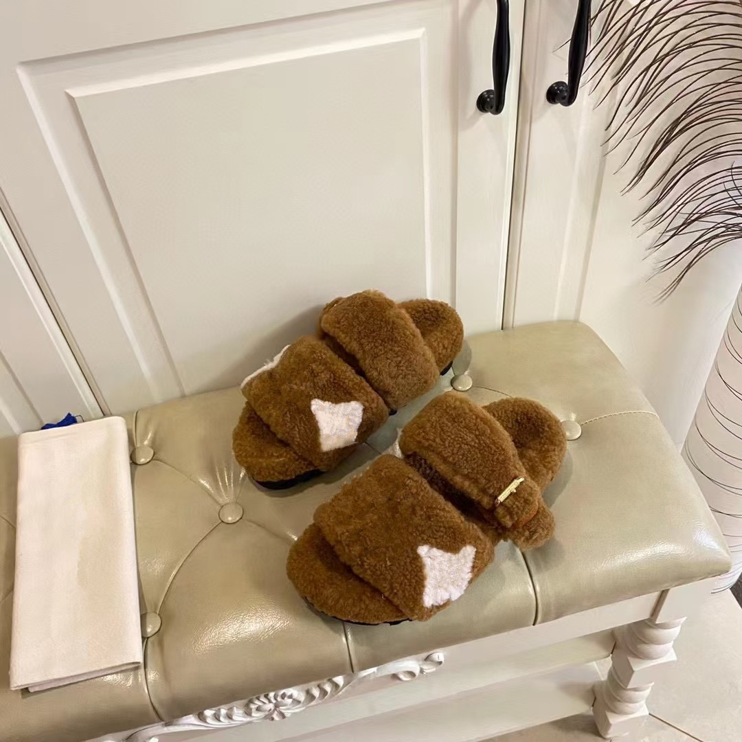 2022 Fashion Fur Slippers Women Round Toe Horse Hair Slides Female Black Rose Red White Mules Shoes Flat Half Slipper Woman Casual plush shoess
2022 Fashion Fur Slippers Women Round Toe Horse Hair Slides Female Black Rose Red White Mules Shoes Flat Half Slipper Woman Casual plush shoess