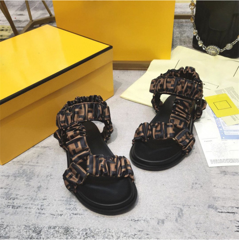 Designer Print womens Feel brown satin sandals Silk Scarf Letter Fabric Soft Flat Slippers beach shoes Sandals Loafers Upper with heat-sealed Size 35-41, Dark brown
Designer Print womens Feel brown satin sandals Silk Scarf Letter Fabric Soft Flat Slippers beach shoes Sandals Loafers Upper with heat-sealed Size 35-41, Dark brown