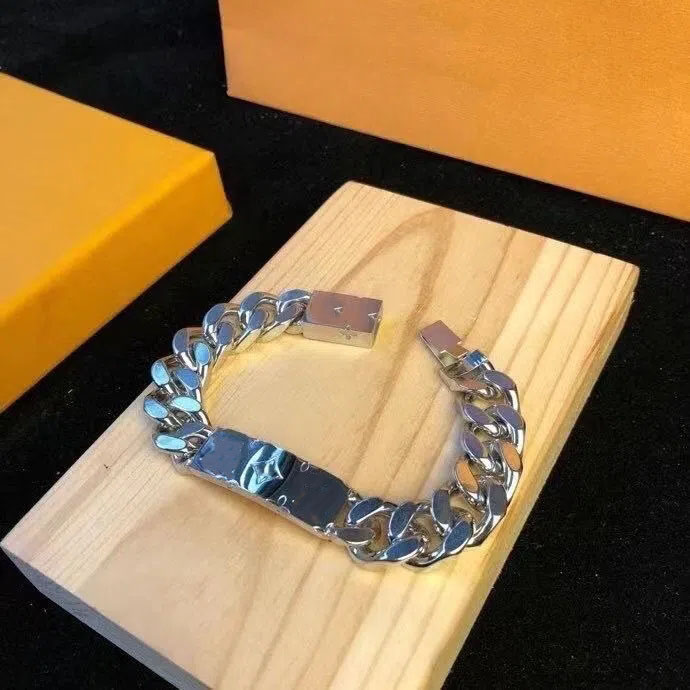 Charm bracelet High quality love designer jewelry for men women bijoux Titanium steel denim bracelet with box
Charm bracelet High quality love designer jewelry for men women bijoux Titanium steel denim bracelet with box