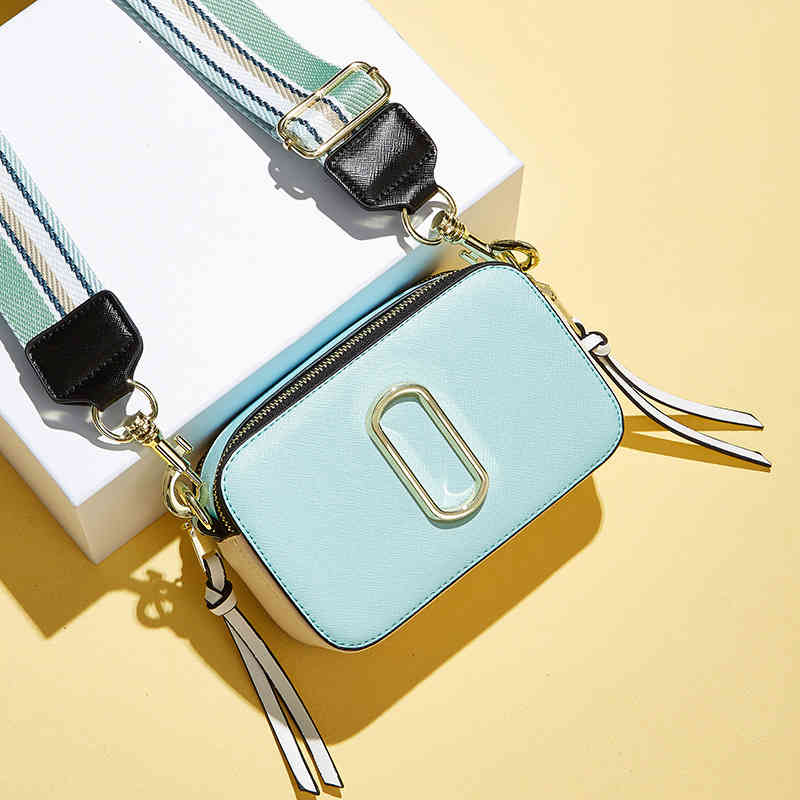 Evening Bags Designer Handbag Korean Women Bag M Wide Shoulder Strap J Fashion Color Matching Camera Shoulder Bag Messenger 220825, 19*12*7cm
Evening Bags Designer Handbag Korean Women Bag M Wide Shoulder Strap J Fashion Color Matching Camera Shoulder Bag Messenger 220825, 19*12*7cm