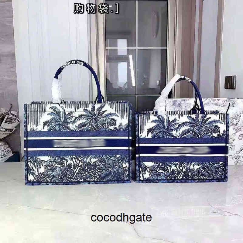 2022 Book Evening D-Joy Saddle Style Tote Bags Christian Handbags designer Handbag Foreign Large Portable Canvas Printing Fashion Shoulder WM6NPHZ
2022 Book Evening D-Joy Saddle Style Tote Bags Christian Handbags designer Handbag Foreign Large Portable Canvas Printing Fashion Shoulder WM6NPHZ