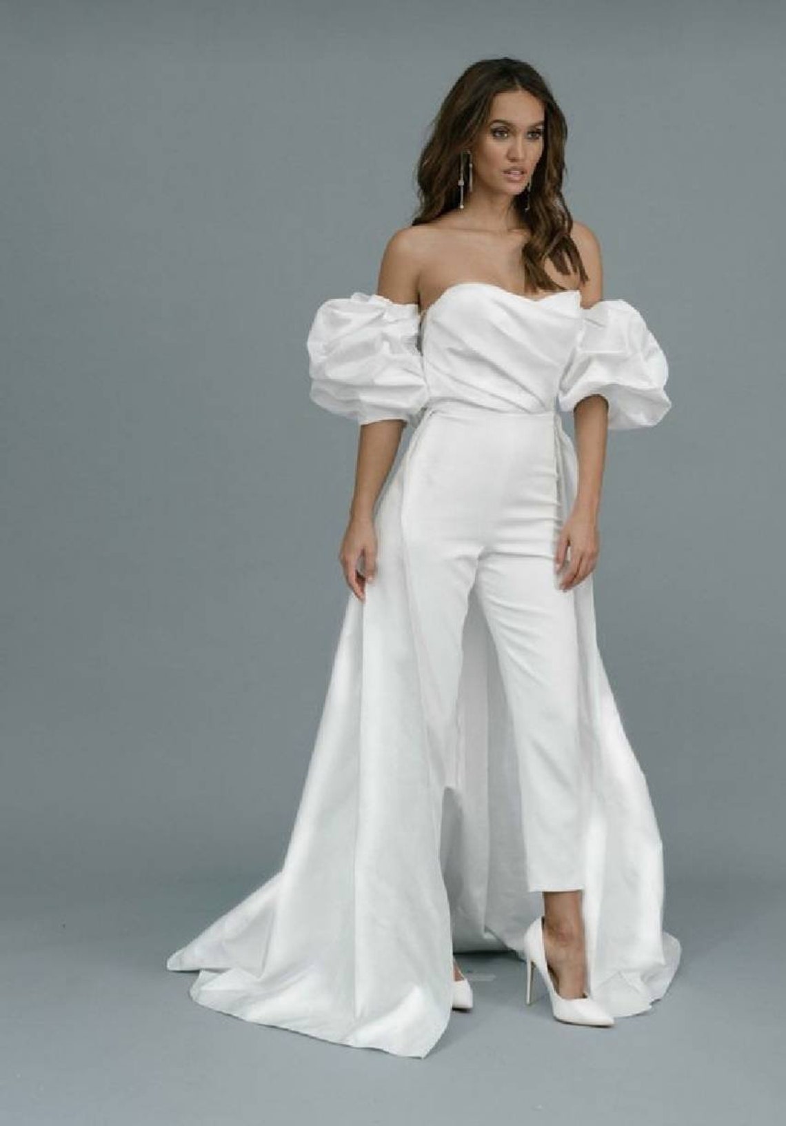 Elegant Bridal Gowns Wedding Jumpsuits With Detachable Train White Satin Puff Sleeve Off Shoulder Strapless Country Beach Wedding Dress 2022