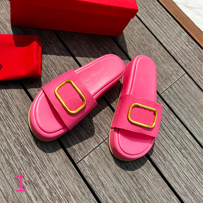 2022 new color women's platform slippers fashion designer thick soled sandals casual beach shoes size 35-41
2022 new color women's platform slippers fashion designer thick soled sandals casual beach shoes size 35-41