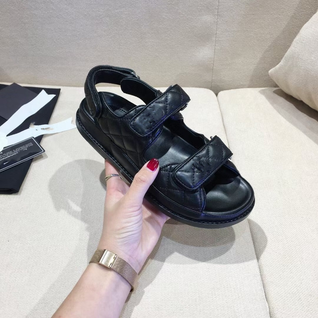 Luxury designer sandals 2022 ladies classic sandal shallow mouth two-strap shoes leather outdoor beach slippers, Sky blue1
Luxury designer sandals 2022 ladies classic sandal shallow mouth two-strap shoes leather outdoor beach slippers, Sky blue1