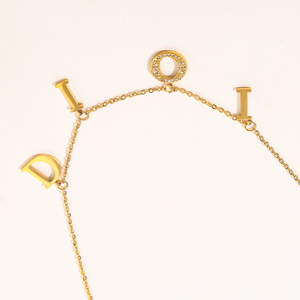 18K Gold Plated Stainless Steel Necklace Fashion Women Designer Necklaces Choker Letter Pendants Chain Crystal Wedding Jewelry Accessories ZG1403 
18K Gold Plated Stainless Steel Necklace Fashion Women Designer Necklaces Choker Letter Pendants Chain Crystal Wedding Jewelry Accessories ZG1403
