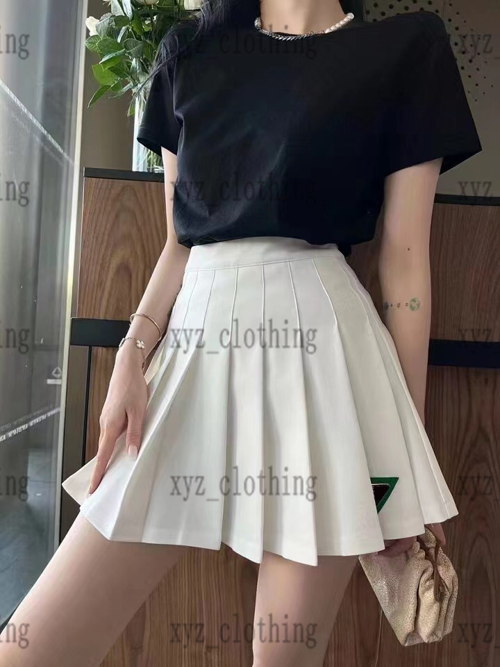 luxury female half dresses Age reduction versatile high waist pleated short skirt summer designer womens casual skirt high-end skirts triangle logo print size SML, 03
luxury female half dresses Age reduction versatile high waist pleated short skirt summer designer womens casual skirt high-end skirts triangle logo print size SML, 03