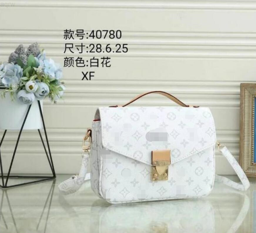Ggs Louiseity Viutonity Lvs Luxurys Designers Women Handbag Messenger Bag Oxidizing Leather Elegant Shoulder Bags Crossbody Shopping
Ggs Louiseity Viutonity Lvs Luxurys Designers Women Handbag Messenger Bag Oxidizing Leather Elegant Shoulder Bags Crossbody Shopping