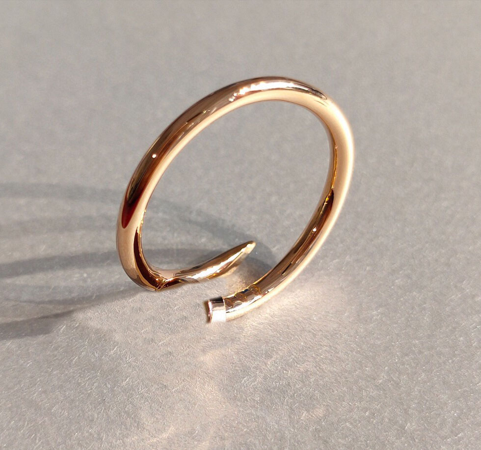 2022 Luxury quality V gold charm punk thin nail ring in three color plated for women wedding jewelry gift have stamp box PS4544
2022 Luxury quality V gold charm punk thin nail ring in three color plated for women wedding jewelry gift have stamp box PS4544