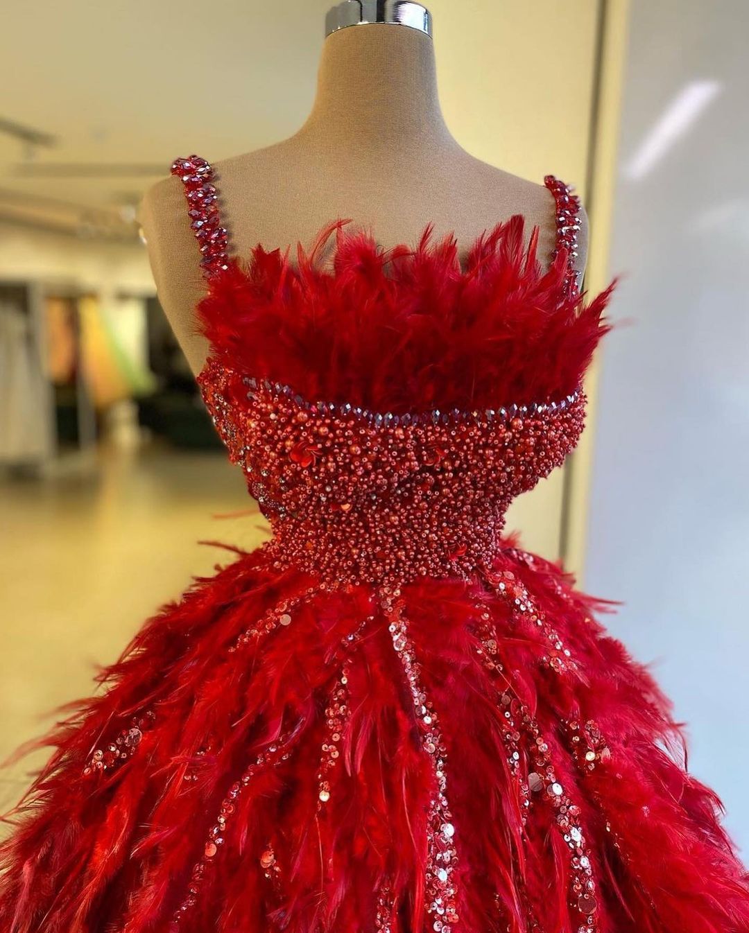 Red Feather Cocktail Prom Dresses Pearls Beaded Spaghetti Mini Evening Gowns Party Dress Special Occassion robe de soire