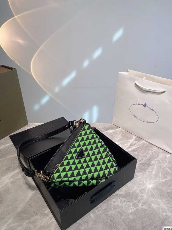 Shoulder Bags Designer Small Symbole Triangle Jacquard Fabric Bags Womens Luxury Single Shoulder Fashion Brand Prad Crobody Summer Ladies Wallet
Shoulder Bags Designer Small Symbole Triangle Jacquard Fabric Bags Womens Luxury Single Shoulder Fashion Brand Prad Crobody Summer Ladies Wallet