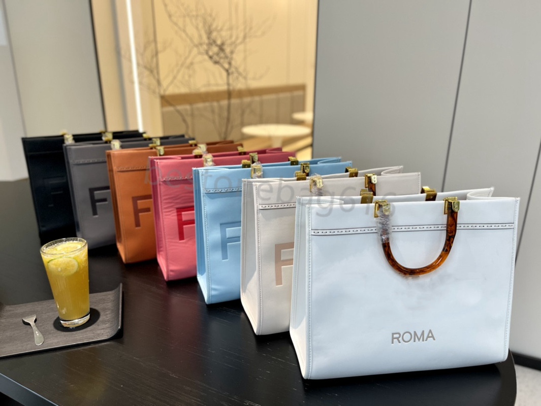 Luxury tote summer straw totes large holiday beach bags shoulder shopping bag Wholesale luxury package
Luxury tote summer straw totes large holiday beach bags shoulder shopping bag Wholesale luxury package
