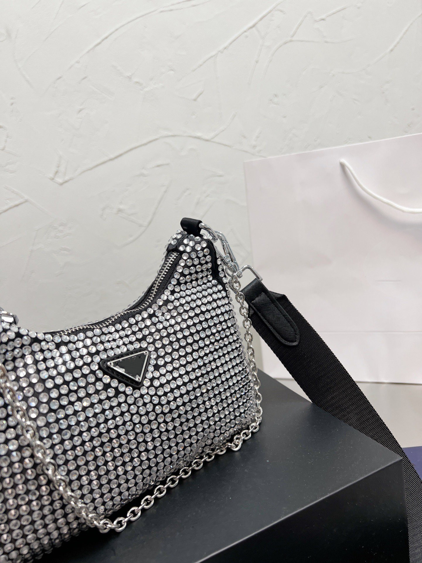 2022 latest style exquisite embroidered beach paris bag large capacity leather design handle handbag chain shoulder bag designer bags, Box
2022 latest style exquisite embroidered beach paris bag large capacity leather design handle handbag chain shoulder bag designer bags, Box
