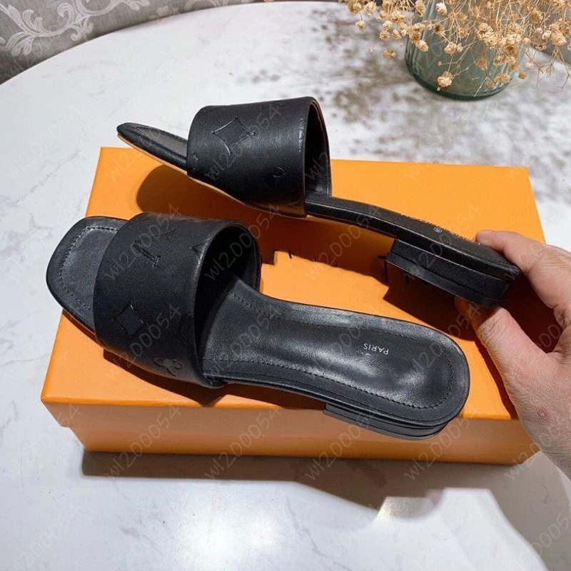 Casual Slipper Fashion Designer Women Slippers Leather Slides Luxury Letters Shoe Sandals Low Heeled Shoes Lady Sexy Sandal 2204287WU, White
Casual Slipper Fashion Designer Women Slippers Leather Slides Luxury Letters Shoe Sandals Low Heeled Shoes Lady Sexy Sandal 2204287WU, White