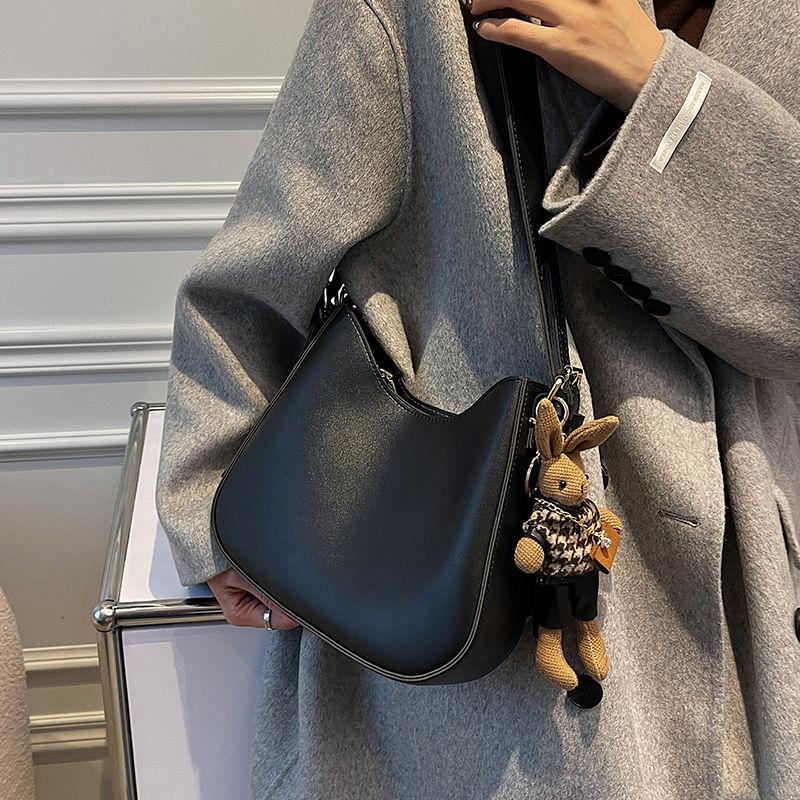 Evening Bags 2022 High Crossbody Bag Women Bucket Shoulder Female Designer Handbag Solid Color PU Leather Zipper Fashion, Black
Evening Bags 2022 High Crossbody Bag Women Bucket Shoulder Female Designer Handbag Solid Color PU Leather Zipper Fashion, Black