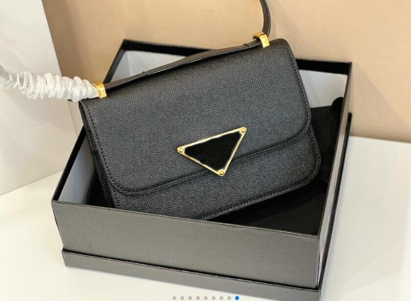 2022 Women designer shoulder bags crossbody bag fashion quilted heart luxury leather handbags female famous purse Bag 22CM, Black
2022 Women designer shoulder bags crossbody bag fashion quilted heart luxury leather handbags female famous purse Bag 22CM, Black