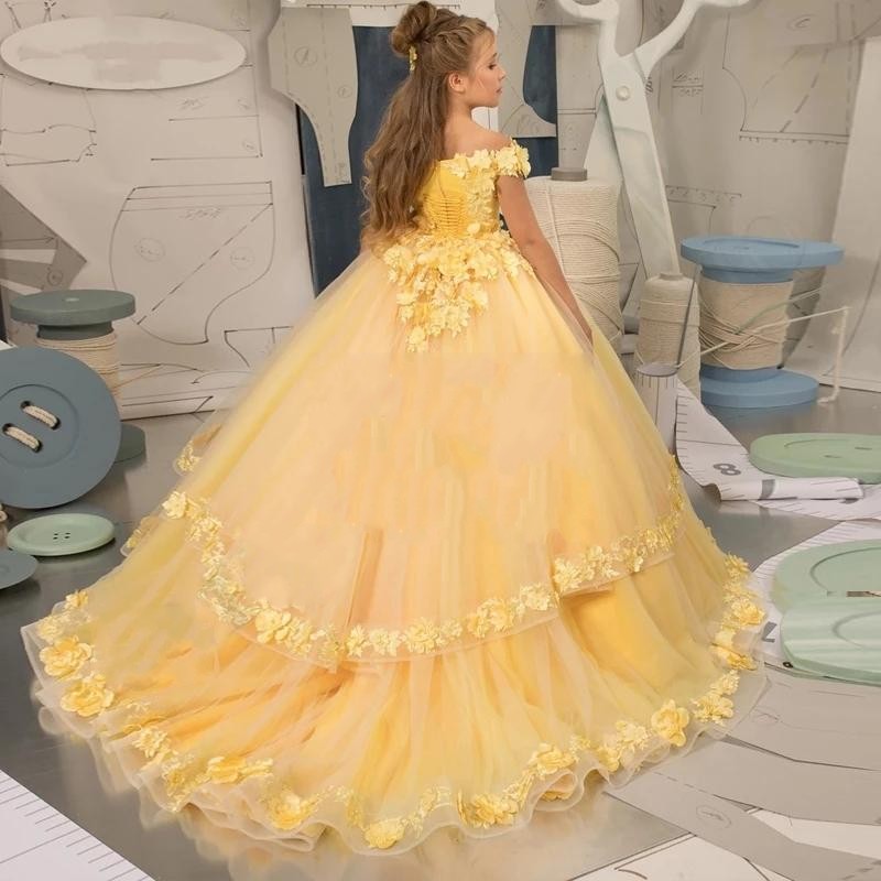 2022 Yellow Off Shoulder Flower Girl Dress Toddler For Wedding Tulle 3D Floral Ruffle Pageant Dress Christmas Evening Gowns Birthday First Communion P