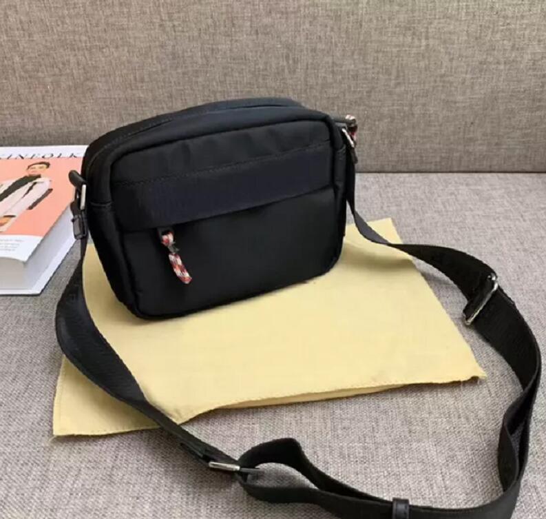 22 Classic Luxury Bag Canvas Men Camera Bag Shoulder Bag Best Quality Handbag Size 22cm 16cm, Black
22 Classic Luxury Bag Canvas Men Camera Bag Shoulder Bag Best Quality Handbag Size 22cm 16cm, Black