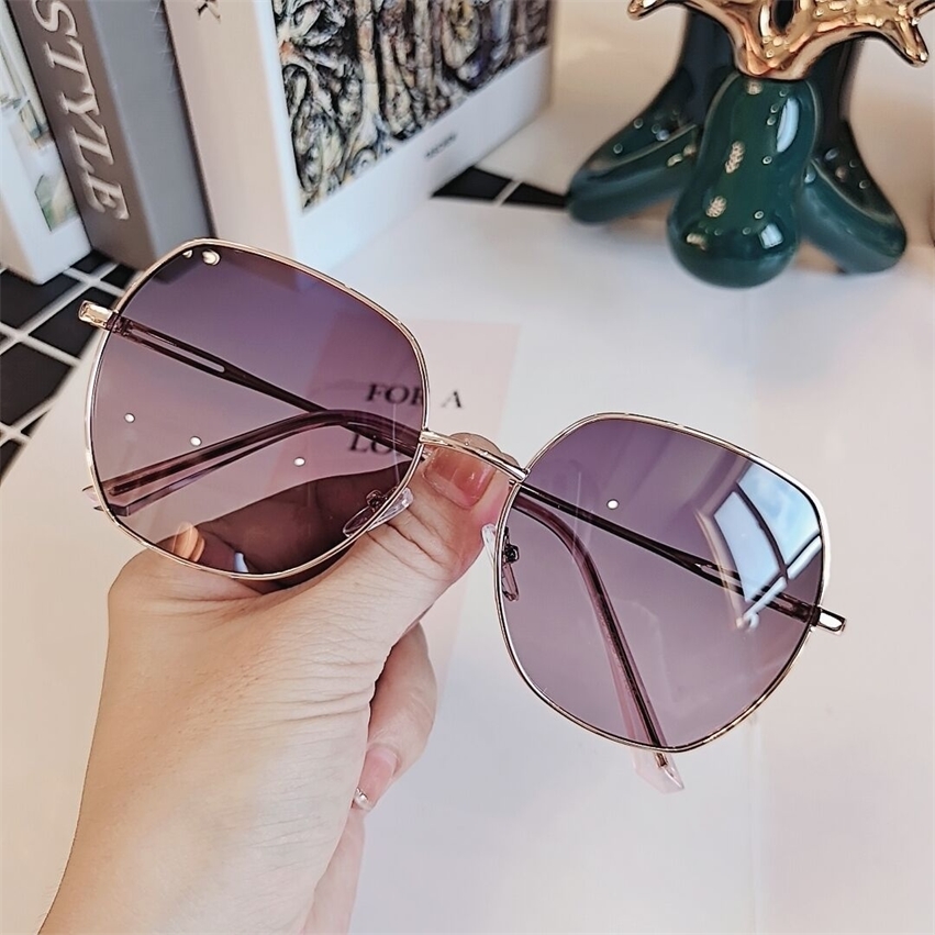 new version irregular large frame Polarized Sunglasses Women's round face thin fashion GRADIENT SUNGLASSES
new version irregular large frame Polarized Sunglasses Women's round face thin fashion GRADIENT SUNGLASSES