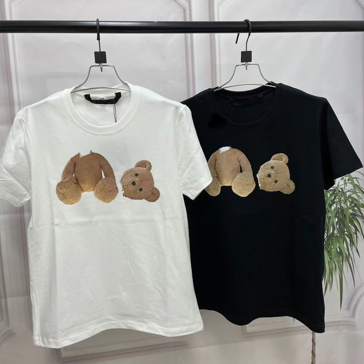 Men's Designer 2022 Summer Men's and Women's Cotton T Shirts Loose Couples French Simple Letters Hip Hop Short Sleeves S-XXL ., 674
Men's Designer 2022 Summer Men's and Women's Cotton T Shirts Loose Couples French Simple Letters Hip Hop Short Sleeves S-XXL ., 674