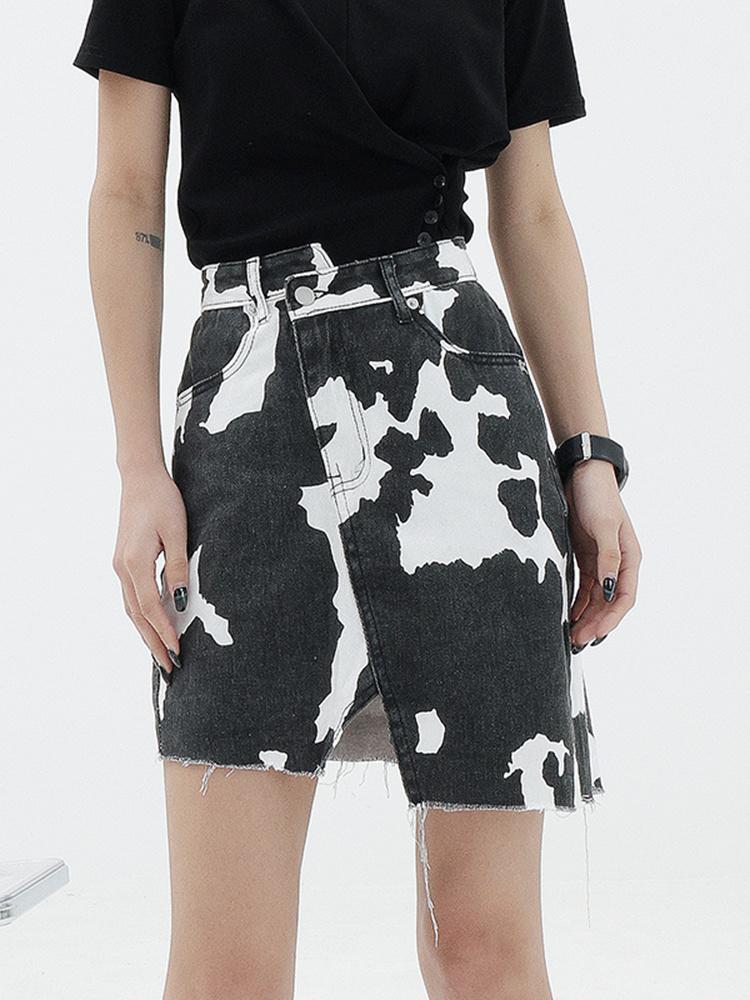 Skirts High Waist Black Pattern Printed Irregular Denim Slit Half-body Skirt Women Fashion Tide Spring Summer 2022 M197Skirts, White
Skirts High Waist Black Pattern Printed Irregular Denim Slit Half-body Skirt Women Fashion Tide Spring Summer 2022 M197Skirts, White