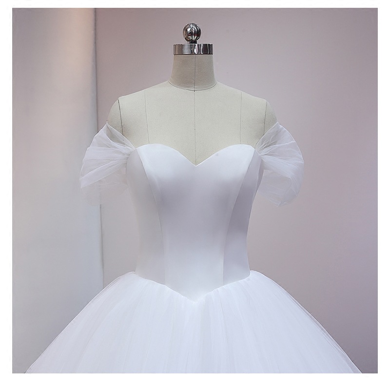 Princess A Line Wedding Dress Elegant Long Train Chapel Bridal Gowns Sexy Off The Shoulder Ivory White Tulle Bride Wedding Dresses Lace Up Plus Size R