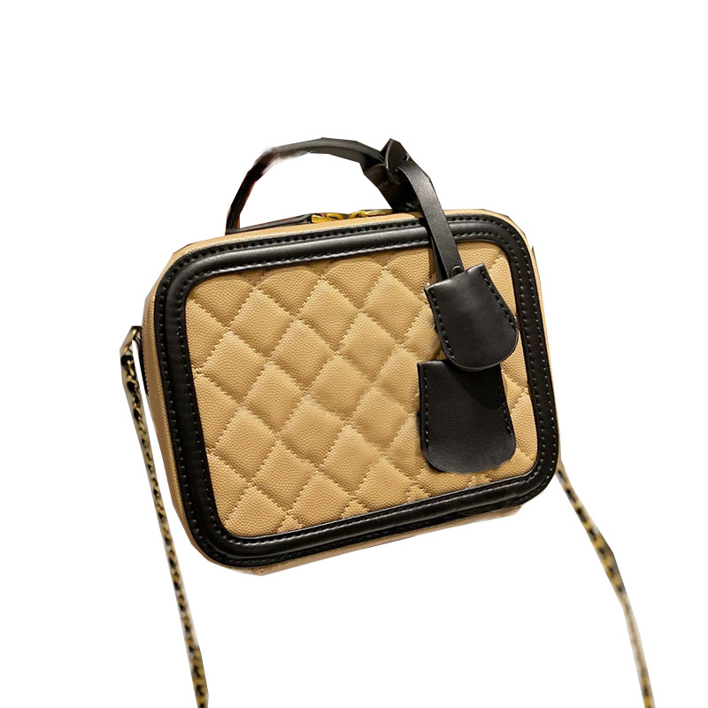 22P Caviar Leather Calfskin Vanity Box Bags Luxury Designer Calfskin Top Handle Totes Quilted Matelasse Chain With Lock Charm Crossbody Cosmetic Case Handbags 20CM
22P Caviar Leather Calfskin Vanity Box Bags Luxury Designer Calfskin Top Handle Totes Quilted Matelasse Chain With Lock Charm Crossbody Cosmetic Case Handbags 20CM