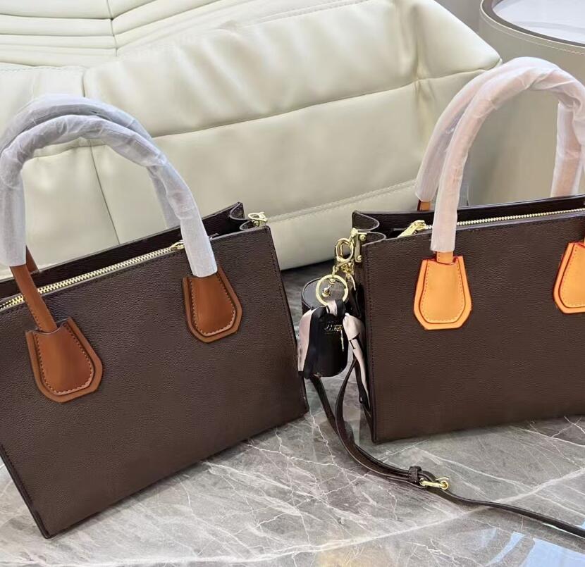 Designer New Style Women Classic Totes Fashion High Capacit Fine quality Practical Shopping Bags Detachable Shoulder Straps Leather Printing Shoulder Bag Handbag, Brown flower 01
Designer New Style Women Classic Totes Fashion High Capacit Fine quality Practical Shopping Bags Detachable Shoulder Straps Leather Printing Shoulder Bag Handbag, Brown flower 01